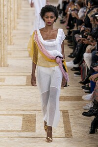 defile-miu-miu-printemps-ete-2020-paris-look-48.thumb.jpg.6bf77735b74dc83ff8f85e7fb85b2477.jpg