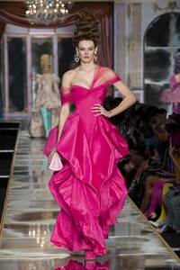 defile-moschino-automne-hiver-2020-2021-milan-look-63.thumb.jpg.e849141a38eff312114724335b230a51.jpg