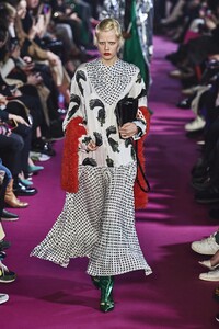 defile-msgm-automne-hiver-2020-2021-milan-look-27.thumb.jpg.73723e59ee7a678d4f10686850181655.jpg
