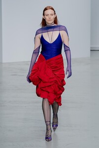 defile-mugler-printemps-ete-2020-paris-look-30.thumb.jpg.2f93f4e05f18aedee44981135c2da43d.jpg