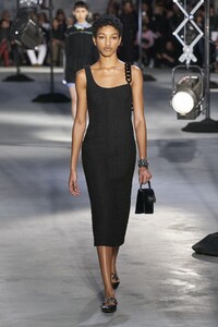defile-n21-automne-hiver-2020-2021-milan-look-9.thumb.jpg.4f4950fdaac3d4559c41b93a26b74071.jpg