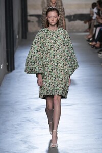 defile-n21-printemps-ete-2020-milan-look-3.thumb.jpg.d77d24fd0cec3bca42f97527a6104904.jpg