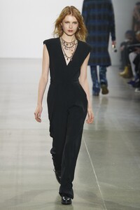defile-nicole-miller-automne-hiver-2020-2021-new-york-look-26.thumb.jpg.f710b1d4d3899516da40e7f95c00405d.jpg