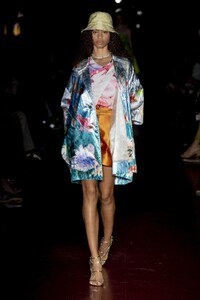 defile-peter-pilotto-printemps-ete-2020-milan-look-40.thumb.jpg.02dc613a7fb62e58f8693cc277ba9522.jpg