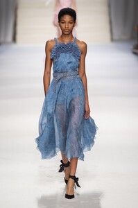 defile-philosophy-di-lorenzo-serafini-printemps-ete-2020-milan-look-41.thumb.jpg.9aa5a6eb0543fbae0f47a7cd1fb8bf5d.jpg