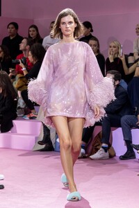 defile-ralph-amp-russo-printemps-ete-2020-paris-look-1.thumb.jpg.0d3ad0ab20291342f0e2472e92e38b45.jpg