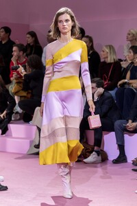 defile-ralph-amp-russo-printemps-ete-2020-paris-look-43.thumb.jpg.bfe76f602d4dba8ad5328990ac9e6773.jpg