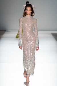 defile-ralph-amp-russo-printemps-ete-2020-paris-look-7.thumb.jpg.de417109de99f0f7c2966efef243bb09.jpg