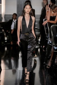 defile-ralph-lauren-automne-hiver-2019-2020-new-york-look-19.thumb.jpg.31d4ef5f1132a59b3b5aa221380f6da7.jpg