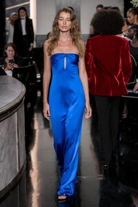 defile-ralph-lauren-automne-hiver-2019-2020-new-york-look-32.thumb.jpg.0992f2f71389c67a113ba3e7de1aa54f.jpg
