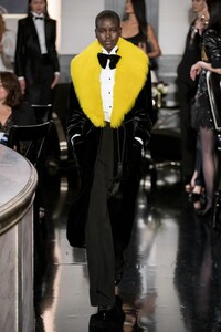 defile-ralph-lauren-automne-hiver-2019-2020-new-york-look-34.thumb.jpg.4b997ec0cfc60fccf5460cad4e98a984.jpg