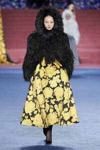 defile-richard-quinn-automne-hiver-2020-2021-londres-look-35.thumb.jpg.c7c7a6f65bd991a675ceccfb0a26f7e5.jpg