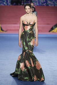 defile-richard-quinn-automne-hiver-2020-2021-londres-look-46.thumb.jpg.a173610174ea024f55472e0e6828d793.jpg