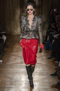 defile-rvdk-ronald-van-der-kemp-printemps-ete-2020-paris-look-36.thumb.jpg.bc133538a883a6bd2310508f46fcd901.jpg