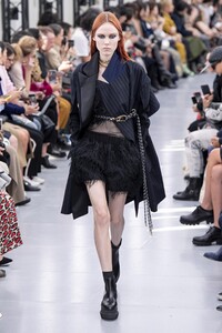 defile-sacai-printemps-ete-2020-paris-look-13.thumb.jpg.52603b6d6be5167a04007114828010e6.jpg