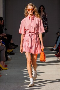 defile-salvatore-ferragamo-printemps-ete-2020-milan-look-41.thumb.jpg.d6014b6087020b291b0806cd50a14cc1.jpg