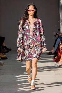 defile-salvatore-ferragamo-printemps-ete-2020-milan-look-42.thumb.jpg.d7e8c8268acb5cb92f68a267b3a6fa34.jpg