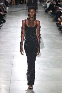 defile-schiaparelli-printemps-ete-2020-paris-look-19.thumb.jpg.17cdfa5861df4635478f1a79d4f96d59.jpg