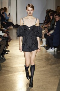 defile-self-portrait-automne-hiver-2020-2021-new-york-look-20.thumb.jpg.174470359b8547d6fd6c66c5362514ab.jpg