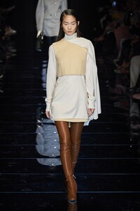 defile-sportmax-automne-hiver-2020-2021-milan-look-13.thumb.jpg.c333d42ae16cbe35c6c0dddbc98dda8f.jpg