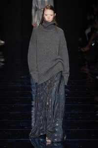 defile-sportmax-automne-hiver-2020-2021-milan-look-47.thumb.jpg.cff86bd7f328406f792992aab0431223.jpg
