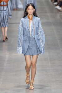 defile-sportmax-printemps-ete-2020-milan-look-11.thumb.jpg.d0d5bb6f57e6b303008a32f73368ec7c.jpg