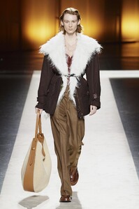 defile-tod039s-automne-hiver-2020-2021-milan-look-32.thumb.jpg.642be4631b4d54eb5eaa5994d86e7e8b.jpg