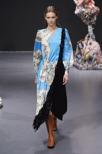 defile-tory-burch-automne-hiver-2020-2021-new-york-look-29.thumb.jpg.eedb7f82ae548d88972a1e2205aa8339.jpg