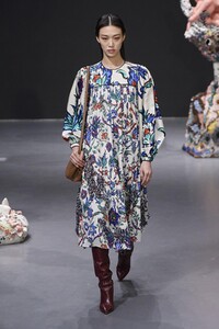 defile-tory-burch-automne-hiver-2020-2021-new-york-look-43.thumb.jpg.a22c0dde47cce124beb3177f840760c3.jpg