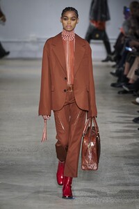 defile-zadig-amp-voltaire-automne-hiver-2020-2021-new-york-look-22.thumb.jpg.57663813a67da93f023ab0e39f6ce3b5.jpg