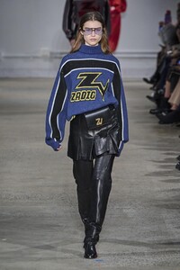 defile-zadig-amp-voltaire-automne-hiver-2020-2021-new-york-look-43.thumb.jpg.ecbe996ad8e3caef0d7b28fa31c1c91e.jpg