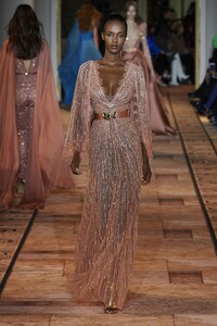 defile-zuhair-murad-printemps-ete-2020-paris-look-40.thumb.jpg.03049761d9fb3bb98c7adb1194aa3c8d.jpg