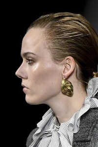 detail-defile-alberta-ferretti-automne-hiver-2020-2021-milan-detail-7.thumb.jpg.c85b748f69fffd1b19ca335bf4f01af8.jpg