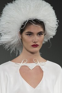 detail-defile-alexis-mabille-printemps-ete-2020-paris-detail-16.thumb.jpg.f35d48bd10b8c0b9493a876d4a0948b7.jpg