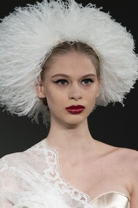 detail-defile-alexis-mabille-printemps-ete-2020-paris-detail-20.thumb.jpg.37a66f8c8e57817d2a3ad58df9f2f6a1.jpg