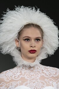 detail-defile-alexis-mabille-printemps-ete-2020-paris-detail-66.thumb.jpg.4725cccc54c50a15cc313c4235c629be.jpg