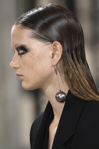 detail-defile-ann-demeulemeester-printemps-ete-2020-paris-detail-52.thumb.jpg.f0e23191fa3dba7ccfa100b2116cc6cb.jpg