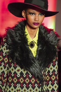 detail-defile-anna-sui-automne-hiver-2020-2021-new-york-detail-149.thumb.jpg.f2c033d7506e18604451175dd15c8a1b.jpg