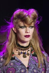 detail-defile-anna-sui-automne-hiver-2020-2021-new-york-detail-179.thumb.jpg.363037c84db38363df730fcf494c6aaf.jpg