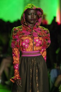 detail-defile-anna-sui-automne-hiver-2020-2021-new-york-detail-210.thumb.jpg.49ec8d01231f80d2126dbd44c4142959.jpg