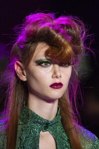 detail-defile-anna-sui-automne-hiver-2020-2021-new-york-detail-264.thumb.jpg.4a0377f4ad71b13e587bed41759fcbae.jpg