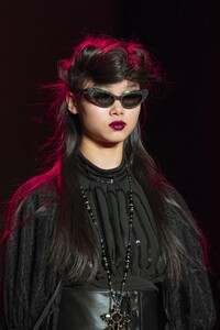detail-defile-anna-sui-automne-hiver-2020-2021-new-york-detail-28.thumb.jpg.c7c5d79f4250beea2d1f73228bfc4b0c.jpg