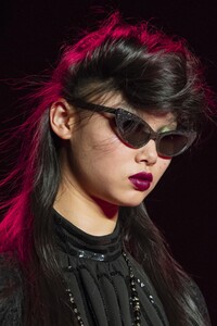 detail-defile-anna-sui-automne-hiver-2020-2021-new-york-detail-29.thumb.jpg.1e32da33b465d496a79387b9eb654ae5.jpg