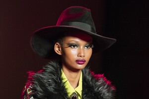 detail-defile-anna-sui-automne-hiver-2020-2021-new-york-detail-34.thumb.jpg.1808b79a46d43ae64968fd342c95d37d.jpg