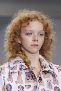 detail-defile-ashley-williams-automne-hiver-2020-2021-londres-detail-83.thumb.jpg.e2830f144a29854c2776f17bef621c5c.jpg