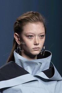 detail-defile-boss-printemps-ete-2020-milan-detail-106.thumb.jpg.5f7820d57ec87b04d25cee8353ff17ef.jpg