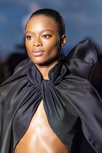 detail-defile-brandon-maxwell-automne-hiver-2020-2021-new-york-detail-2.thumb.jpg.fdf8b2094d16a81323d5736c37765b7f.jpg