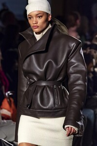 detail-defile-brandon-maxwell-automne-hiver-2020-2021-new-york-detail-47.thumb.jpg.1e18a2024907aaf2fa704c21cd7a2c2a.jpg