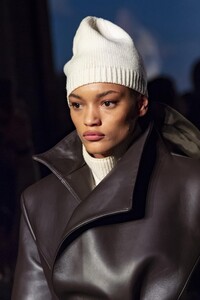 detail-defile-brandon-maxwell-automne-hiver-2020-2021-new-york-detail-49.thumb.jpg.7716cfba793ab76aa505622af601870c.jpg
