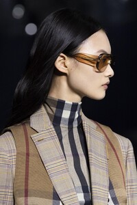 detail-defile-burberry-automne-hiver-2020-2021-londres-detail-89.thumb.jpg.49f50ee7ef62a9ff5f4486b59331c3f6.jpg